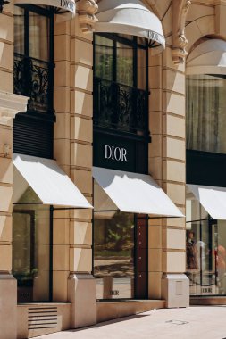 Monako, Monako - 25 Haziran 2023: Monako 'daki Dior Butiği Cephesi, Monte Carlo