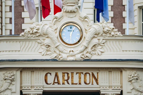 2023年6月30日 法国戛纳 卡尔顿酒店立面的近景 — 图库照片