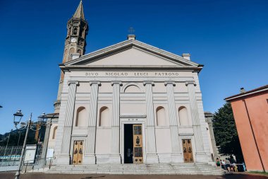 Lecco, İtalya - 7 Ağustos 2023: The Basilica of San Nicolo, Lecco 'daki Katolik ibadetinin ana merkezi.