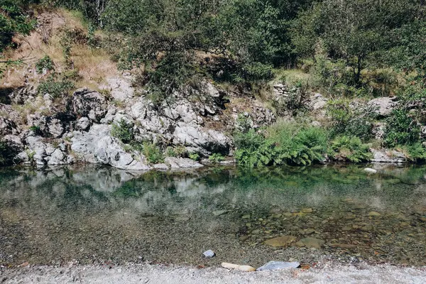 Río Montaña Cerca Del Pueblo Aquabianca Italia Con Agua Clara —  Fotos de Stock