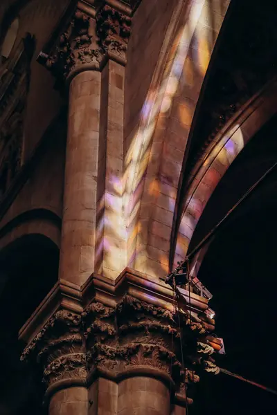 이탈리아 대성당의 스테인드 글라스 창에서 — 스톡 사진