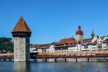 Kapellbrucke (tam anlamıyla Chapel Köprüsü), İsviçre 'nin merkezindeki Lucerne şehrinde Reuss Nehri' ni çapraz olarak kaplayan ahşap bir köprü.