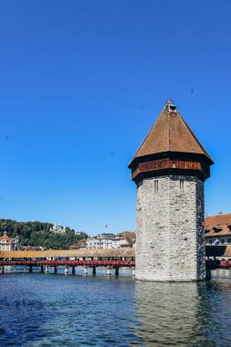 Kapellbrucke (tam anlamıyla Chapel Köprüsü), İsviçre 'nin merkezindeki Lucerne şehrinde Reuss Nehri' ni çapraz olarak kaplayan ahşap bir köprü.