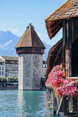 Kapellbrucke (tam anlamıyla Chapel Köprüsü), İsviçre 'nin merkezindeki Lucerne şehrinde Reuss Nehri' ni çapraz olarak kaplayan ahşap bir köprü.