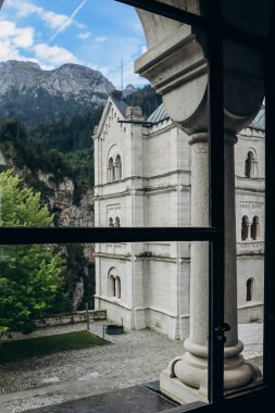Güney Almanya, Bavyera 'daki ünlü Neuschwanstein Kalesi' nden inanılmaz bir manzara.