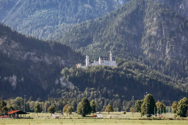 Pohled Německé Alpy Slavný Zámek Neuschwanstein Bavorsku Jižní Německo — Stock fotografie