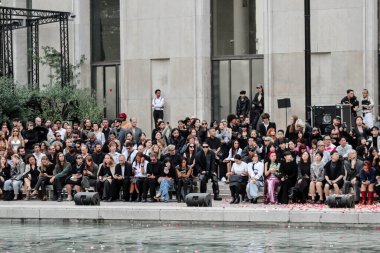 Paris, Fransa - 28 Eylül 2023: Rick Owens Bahar-Yaz 24 defilesi