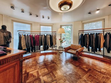 Antwerp, Belçika - 23 Ekim 2023: Het Modepaleis (Moda Sarayı), 1989 yılından beri tarihi Dries Van Noten giyim mağazası, Antwerp 'te yer almaktadır..