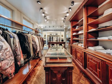 Antwerp, Belçika - 23 Ekim 2023: Het Modepaleis (Moda Sarayı), 1989 yılından beri tarihi Dries Van Noten giyim mağazası, Antwerp 'te yer almaktadır..