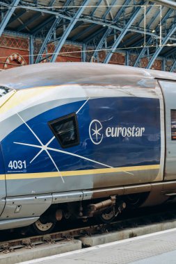 Londra, Birleşik Krallık - 25 Eylül 2023: Londra 'da bir trenle Paris' e gitmek üzere yola çıkmaya hazır..