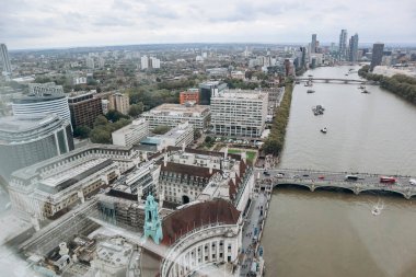 Londra, Birleşik Krallık - 25 Eylül 2023: Londra 'nın merkezi Londra Dönme Dolabından görünüyor