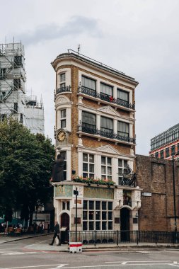 Londra, Birleşik Krallık - 25 Eylül 2023: Londra 'nın güzel şehir bölgesi, sonbahar sıcağı gününde