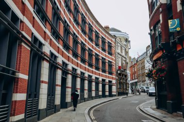 Londra, Birleşik Krallık - 25 Eylül 2023: Londra 'nın güzel şehir bölgesi, sonbahar sıcağı gününde