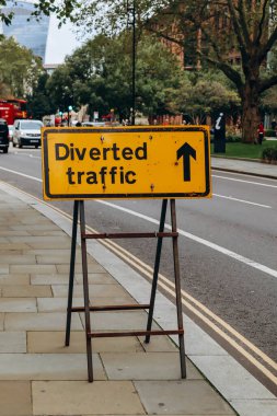 Londra 'nın merkezinde trafik işaretleri