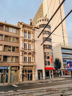 Antwerp, Belçika - 22 Ekim 2023: Antwerp 'in tarihi merkezi ve güzel Flaman mimarisi