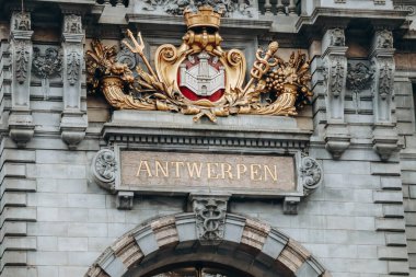 Antwerp, Belçika - 22 Ekim 2023: Antwerpen-Centraal tren istasyonu, Belçika 'nın Antwerp kentindeki çok ünlü ve güzel tren istasyonu.