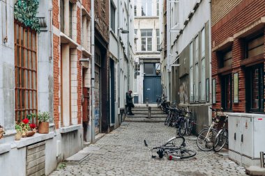 Antwerp, Belçika - 22 Ekim 2023: Antwerp 'in tarihi merkezi ve güzel Flaman mimarisi