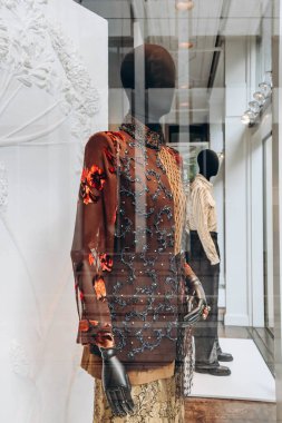 Antwerp, Belçika - 23 Ekim 2023: Het Modepaleis (Moda Sarayı), 1989 yılından beri tarihi Dries Van Noten giyim mağazası, Antwerp 'te yer almaktadır..