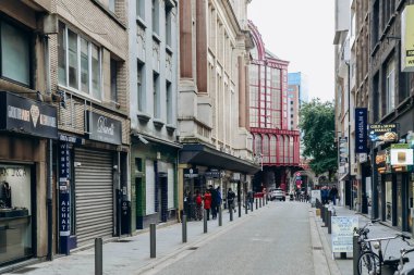 Antwerp, Belçika - 22 Ekim 2023: Antwerp 'in elmas bölgesi, ayrıca Elmas Mahallesi (Diamantkwartier) olarak da bilinir.