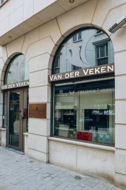 Antwerp, Belçika - 22 Ekim 2023: Van der Veken Antwerp elmas bölgesinde, ayrıca Elmas Mahallesi (Diamantkwartier) olarak da bilinir.)