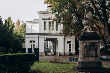 Antwerp, Belçika - 22 Ekim 2023: Antwerp, Belçika 'da bulunan Kraliyet Güzel Sanatlar Akademisi avlusu. Avrupa 'da türünün en eskilerindendir..