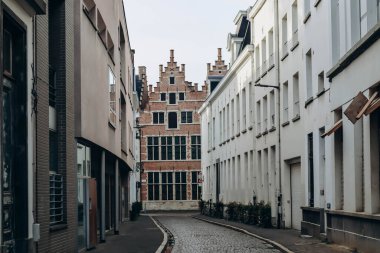 Antwerp, Belçika - 22 Ekim 2023: Antwerp 'in tarihi merkezi ve güzel Flaman mimarisi