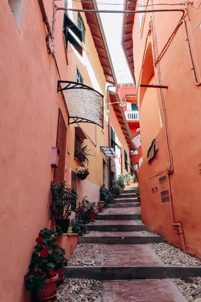 İtalya 'nın eski şehir merkezi Ventimiglia