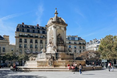 Paris, Fransa - 1 Ekim 2023: Paris 'te Saint Sulpice