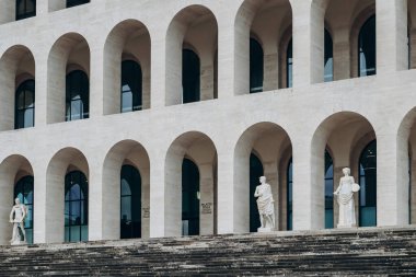 Palazzo della Civilta Italiana (ayrıca Colosseo Quadrato olarak da bilinir) Roma 'nın EUR bölgesinde bir binadır..
