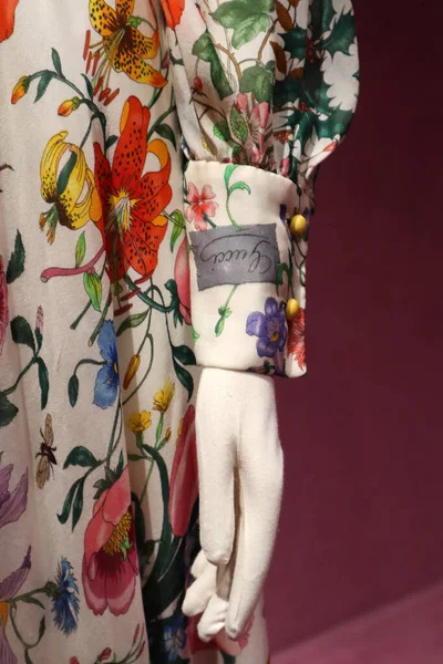 Exhibition Archival Gucci Pieces Gucci Museum Florence Silk Dress Flora — Stock Photo, Image