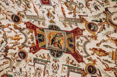 Floransa, İtalya - 29 Aralık 2023: Uffizi Galerisi Salonları