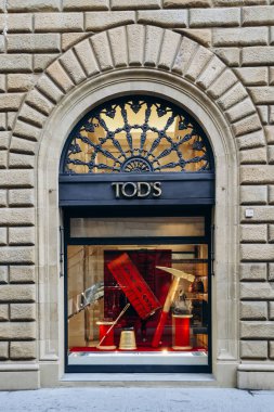 Floransa, İtalya - 29 Aralık 2023: Floransa, İtalya 'nın merkezinde Tod' un Butiği Cephesi