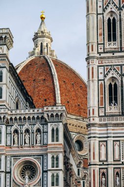 İtalya 'nın Floransa kentindeki Santa Maria del Fiore Katedrali (Çiçek Aziz Mary).