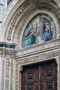 İtalya 'nın Floransa kentindeki Santa Maria del Fiore Katedrali (Çiçek Aziz Mary).