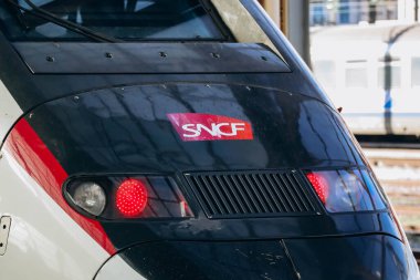 Nice, Fransa - 6 Ocak 2024: TGV OuiGo treni Nice 'deki tren istasyonunda