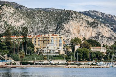 Fransa 'nın güneyindeki Beaulieu sur Mer' e deniz manzarası