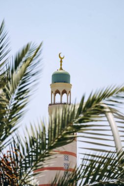 Fanar, Katar İslam Kültür Merkezi, Doha 'daki Spiral Camii, Irak' ın Samarra kentindeki El Mutawakil Büyük Camii 'nin bir kopyası olarak inşa edildi.