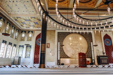 Katara Camii, Katara 'nın Mavi Camii olarak da bilinir, Katara Kültür Köyü' nde yer alan çok karmaşık ve güzel bir camidir.