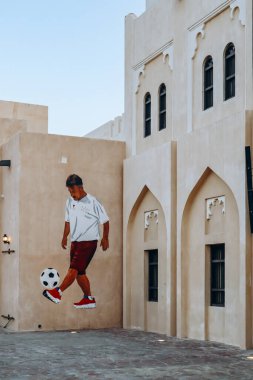 Doha, Katar - 1 Mayıs 2024: Katara Kültür Köyü, Katara 'nın Doha kentinde Batı Körfezi ile Pearl Körfezi arasında yer alan kültürel ve ticari bir kompleks..