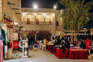 Doha, Katar - 1 Mayıs 2024: Doha 'nın kalbinde Souq Waqif