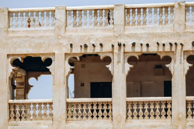 Souq Waqif bölgesindeki Doha 'da geleneksel eski binalar