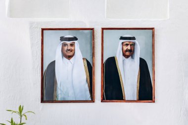 Doha, Katar - 1 Mayıs 2024: Tamim bin Hamad Al Thani 'nin Portresi, Katar Emiri ve Rahip Emir H Şeyh Hamad bin Halife Al Thani.