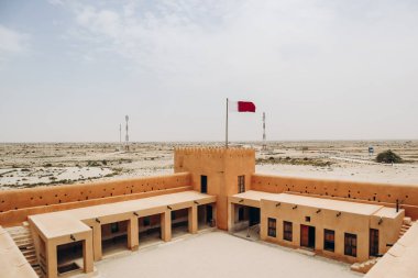 El Zubara Kalesi, 1938 'de Şeyh Abdullah bin Jassim Al Thani' nin gözetiminde inşa edilmiş tarihi bir Katar askeri kalesi.