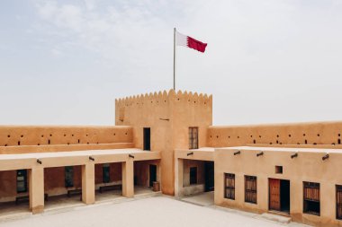 El Zubara Kalesi, 1938 'de Şeyh Abdullah bin Jassim Al Thani' nin gözetiminde inşa edilmiş tarihi bir Katar askeri kalesi.