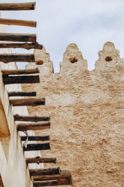 Souq Waqif bölgesindeki Doha 'da geleneksel eski binalar