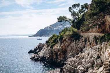 Fransız Rivierası 'ndaki Saint Jean Cap Ferrat yarımadasının göz kamaştırıcı manzarası