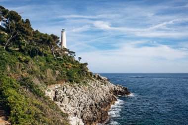 Fransız Rivierası 'ndaki Saint Jean Cap Ferrat yarımadasının göz kamaştırıcı manzarası