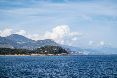 Gün batımında Saint Jean Cap Ferrat yarımadasının manzarası