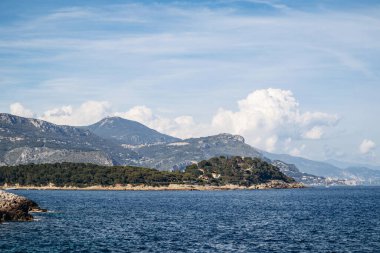 Gün batımında Saint Jean Cap Ferrat yarımadasının manzarası