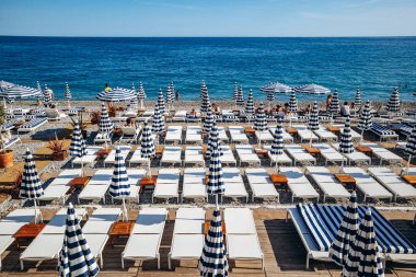 Güzel, Fransa - 25 Mayıs 2024: Gün batımında Nice 'in merkezinde